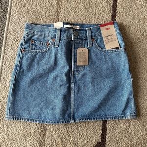 Levi’s denim mini skirt